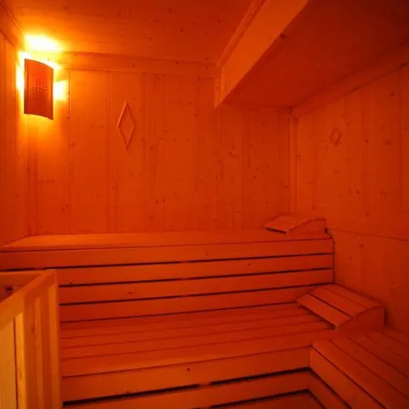 לינה וארוחת בוקר Haus Alpengluehn